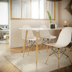 Pied de table haute Alpha, avec pieds en bois, dans une salle à manger.