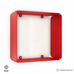 Etagère murale cube en acier coloris rouge