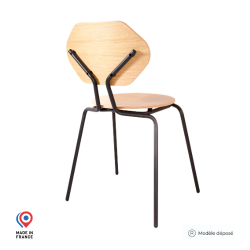 Chaise Estrella châssis acier noir, assise et dossier en chêne, vue arrière de côté