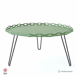 Table basse en acier vert avec motifs et pieds épingle noirs