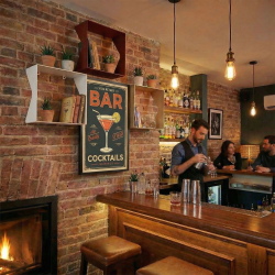 Etagères murales Agate divers coloris dans un bar