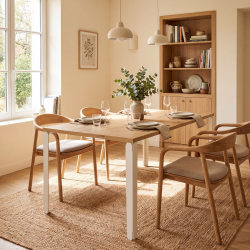 Table rectangulaire Centaure, décor chêne clair, coloris blanc, dans une salle à manger.