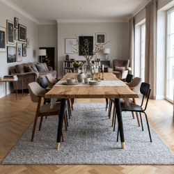 Pied de table haute Libra, avec pieds en bois de hêtre, dans une salle à manger.