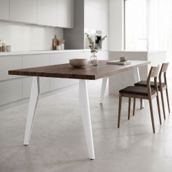 Pied de table en acier Opale, coloris blanc, dans une cuisine.