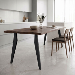 Pied de table en acier Opale, coloris carbone, dans une cuisine.